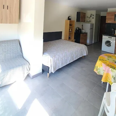 Апартаменти A 100m De La A3, Rez-de-chaussee *