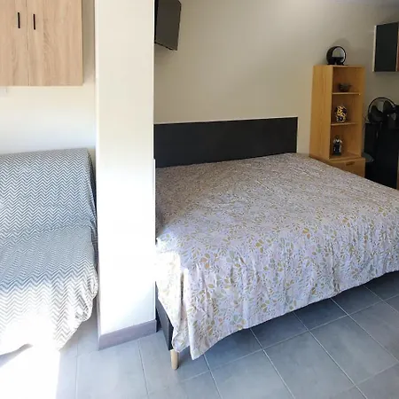 A 100m De La A3, Rez-de-chaussee Апартаменти Агд