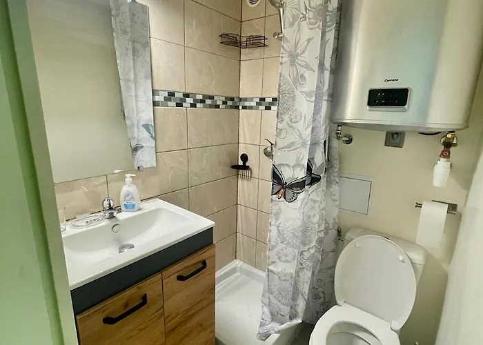 A 100m De La A3, Rez-de-chaussee アパート *