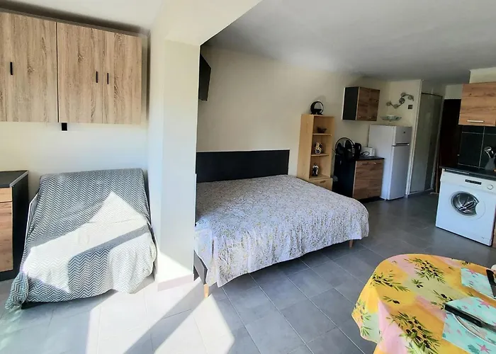 A 100m De La A3, Rez-de-chaussee *