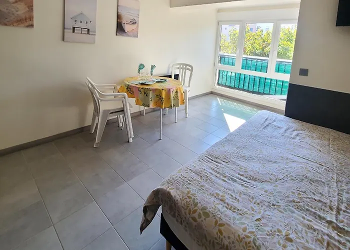 アパート A 100m De La A3, Rez-de-chaussee アグド